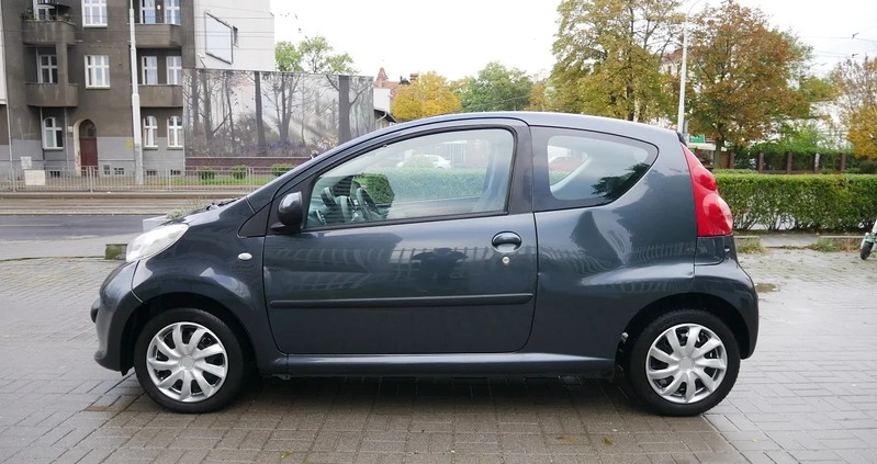 Peugeot 107 cena 6900 przebieg: 198220, rok produkcji 2007 z Kozienice małe 106